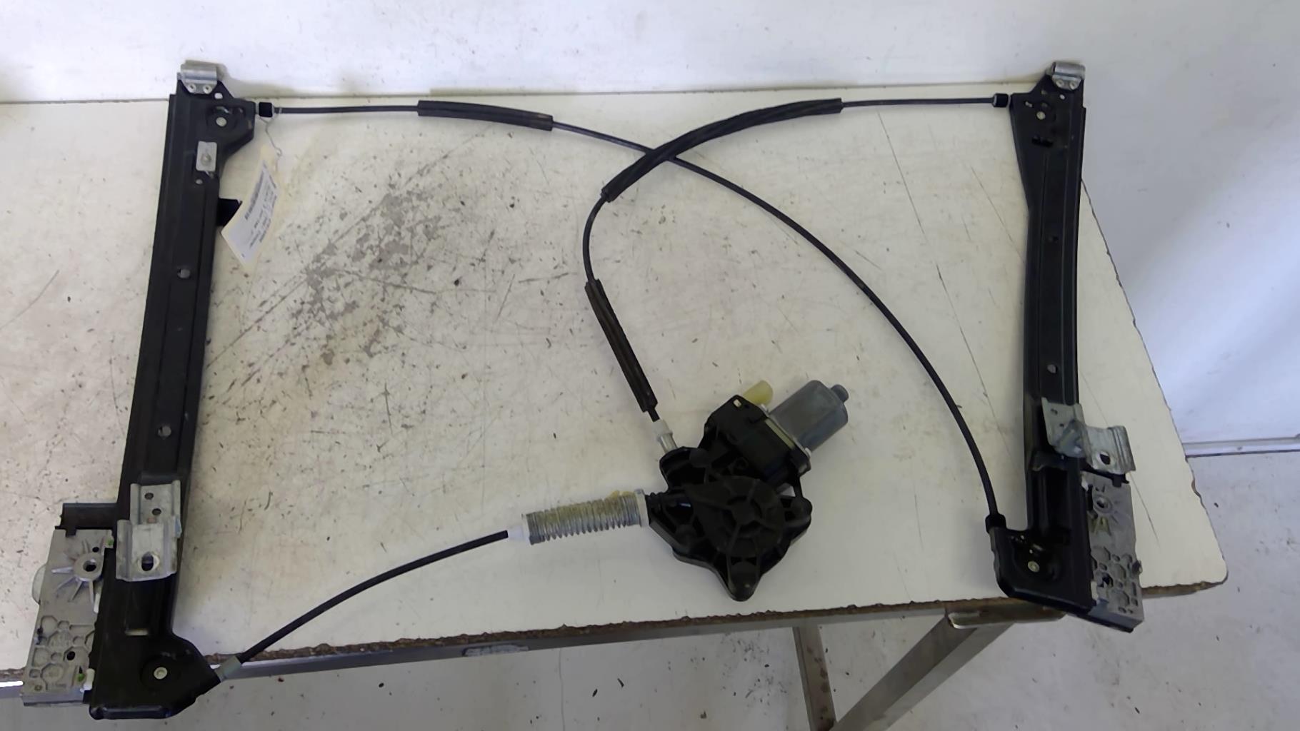 Leve vitre electrique avant droit