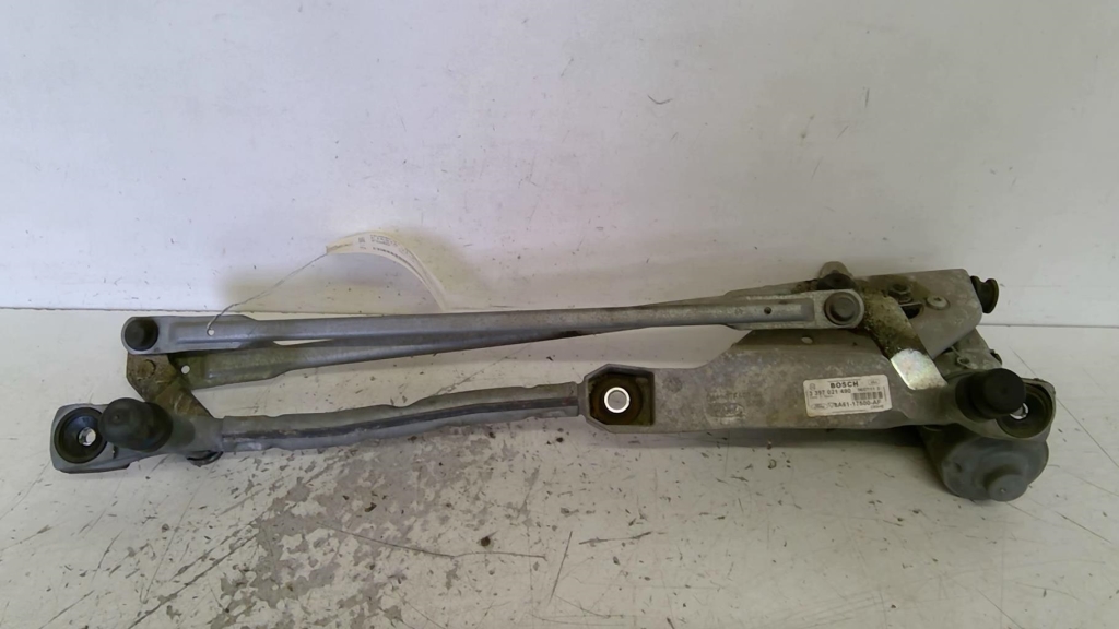 Moteur essuie glace avant