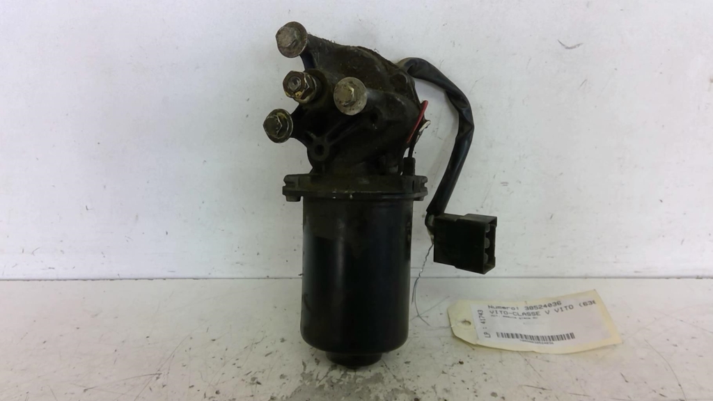 Moteur essuie glace avant