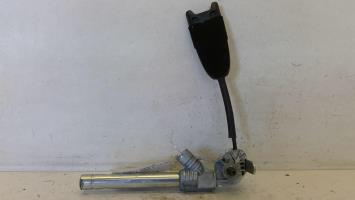 Attache ceinture avant droit