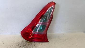 Fanale posteriore principale sinistro (luci)