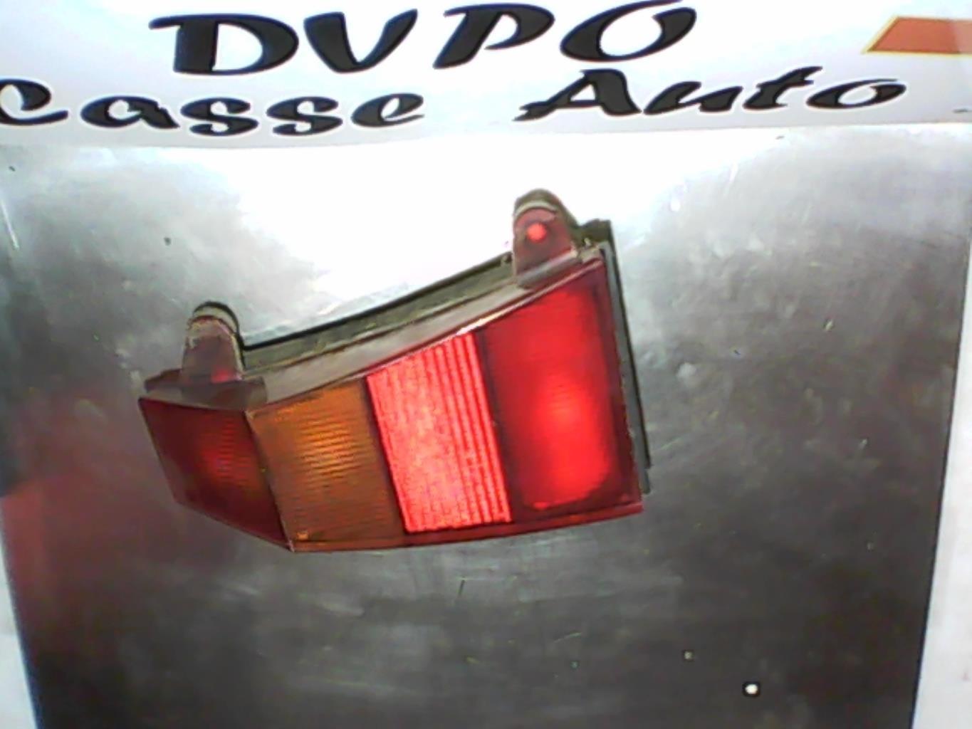 Luz trasera principal izquierda (luces)