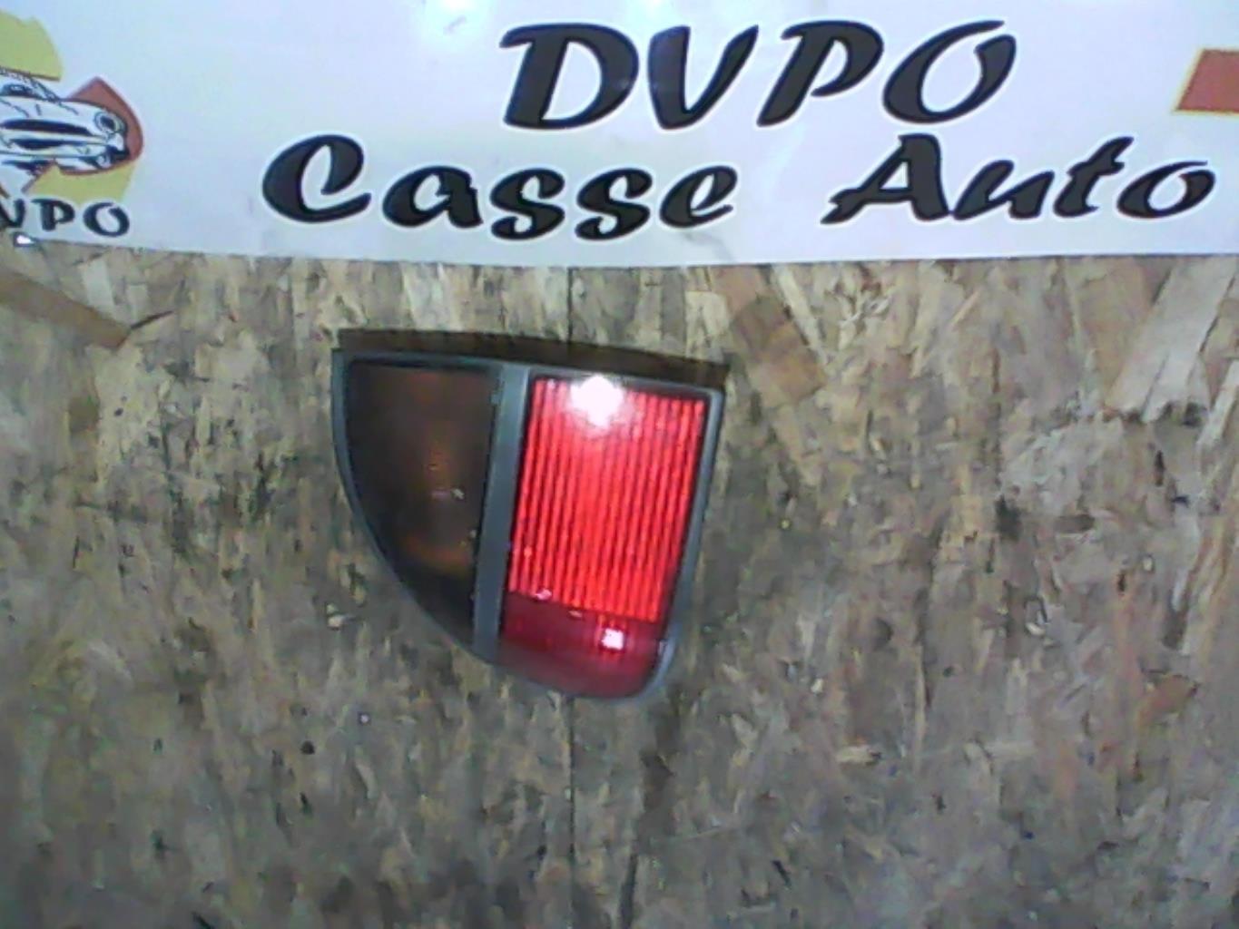 Fanale posteriore principale sinistro (luci)