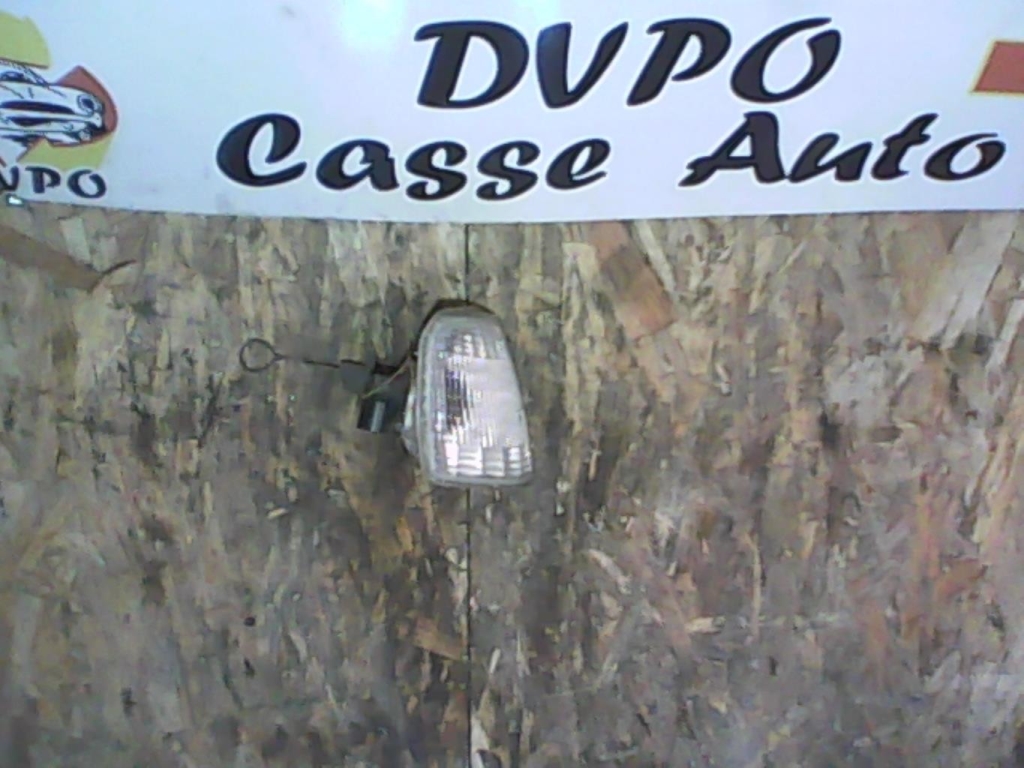 Gruppo ottico anteriore secondario destro (luci)(freccia)