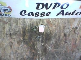 Arresto portiera anteriore destra