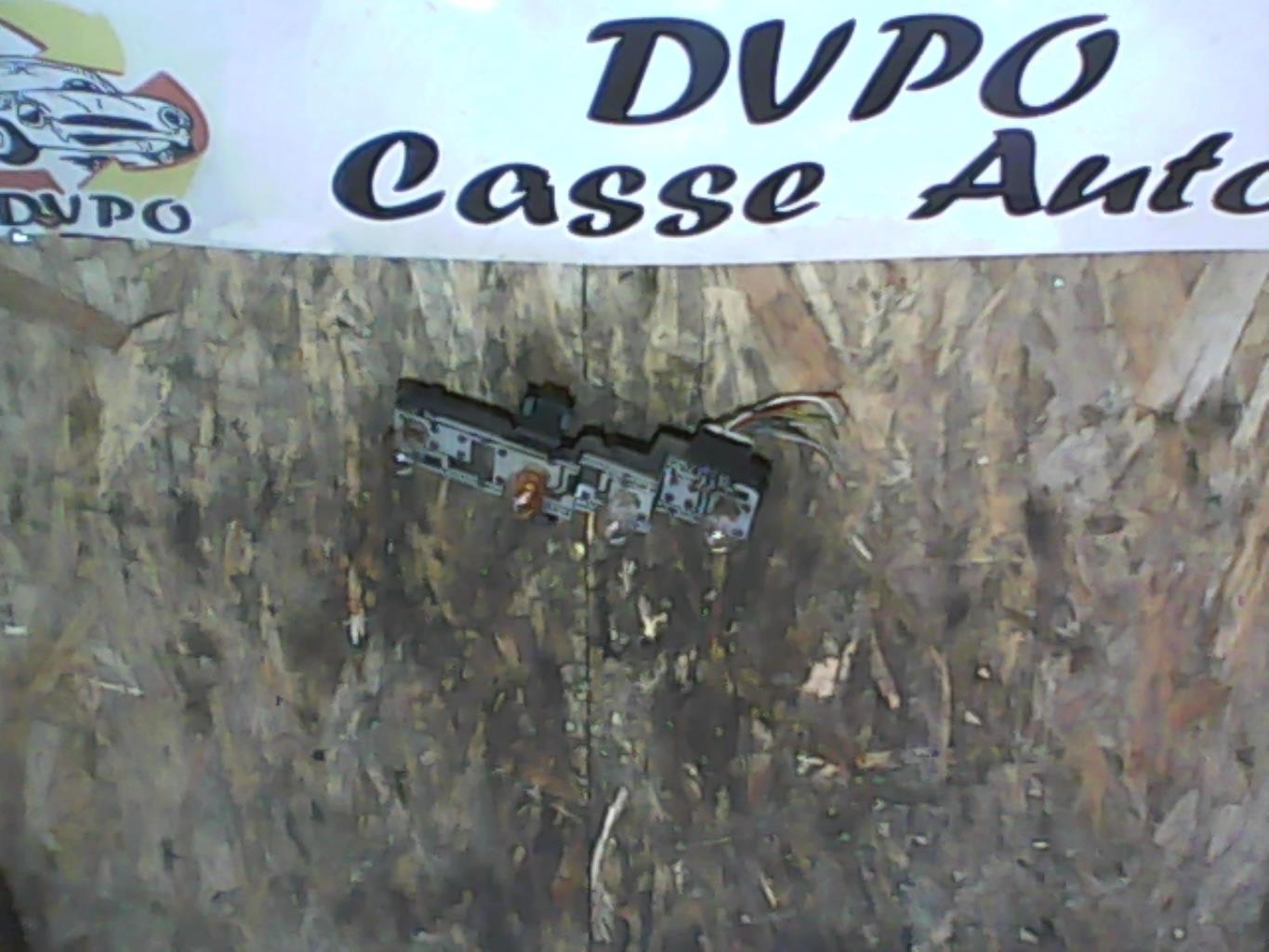 Base portalampade fanale posteriore sinistro