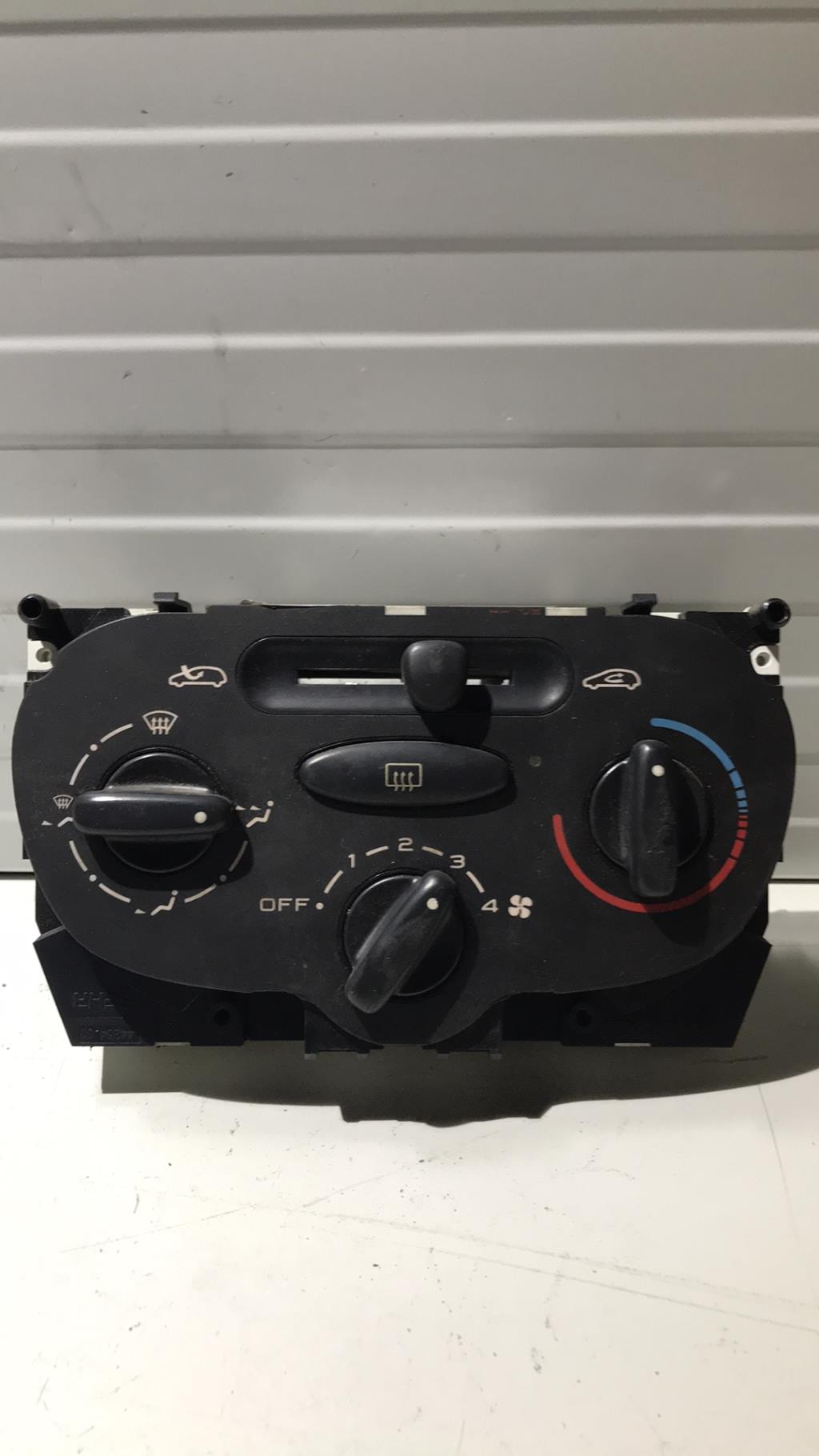 Commande chauffage PEUGEOT 206 PHASE 1 Essence - 1