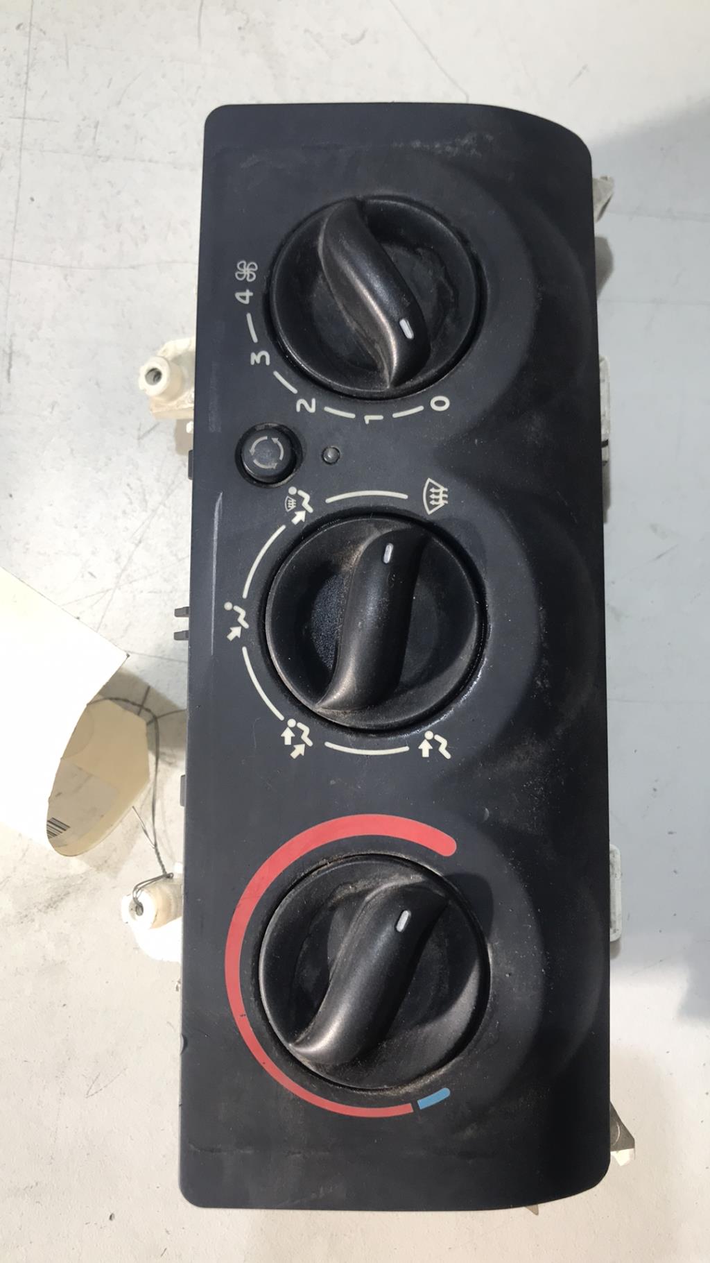 Commande chauffage RENAULT CLIO 2 PHASE 2 Diesel - 1