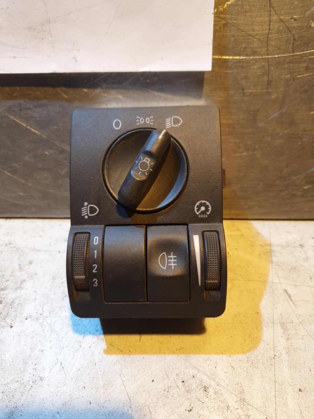 Commande de phare OPEL CORSA C PHASE 2 Essence - 1