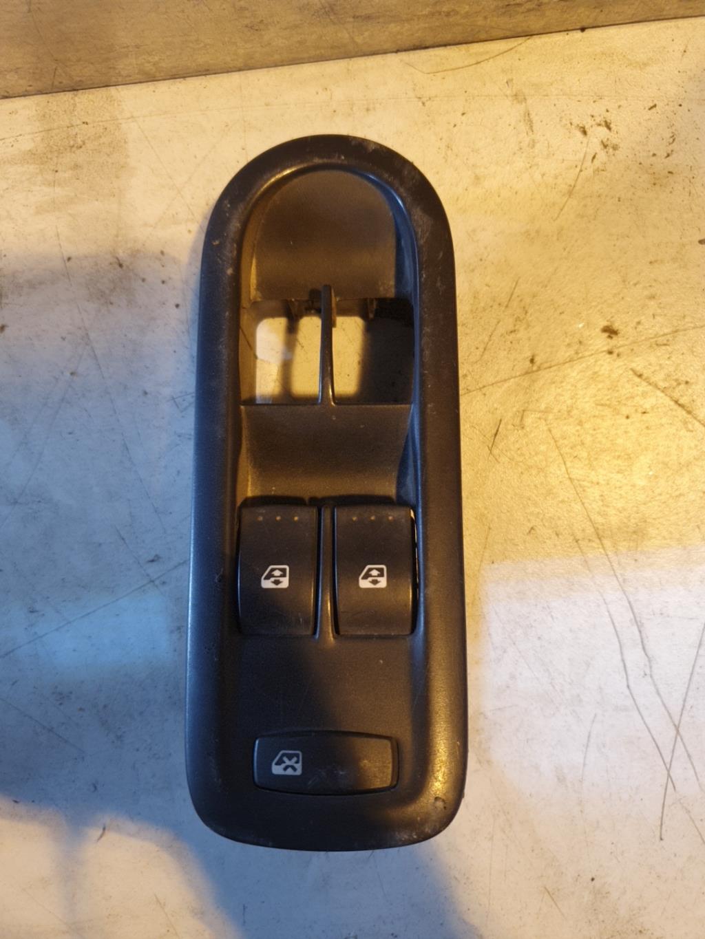 Interruptor de elevalunas RENAULT SCENIC 2 PHASE 1 Diésel - 1