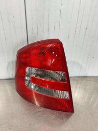 Fanale posteriore principale sinistro (luci)