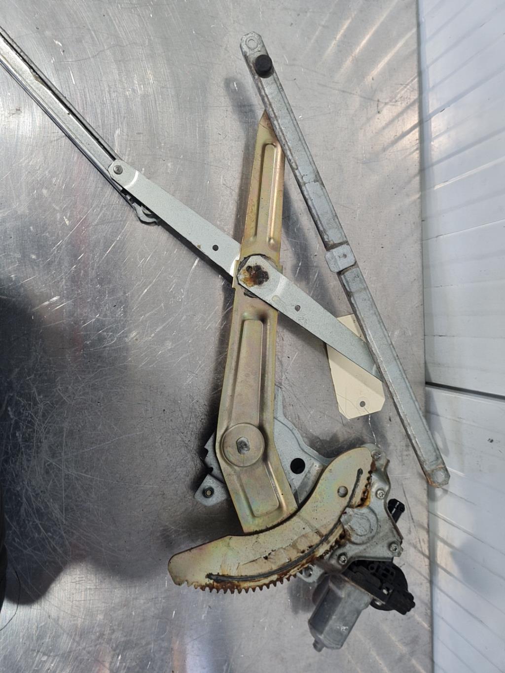 Leve vitre electrique avant gauche