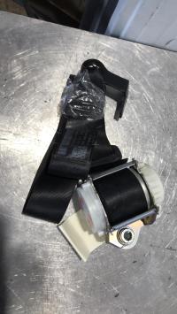 Cinturón de seguridad trasero derecho