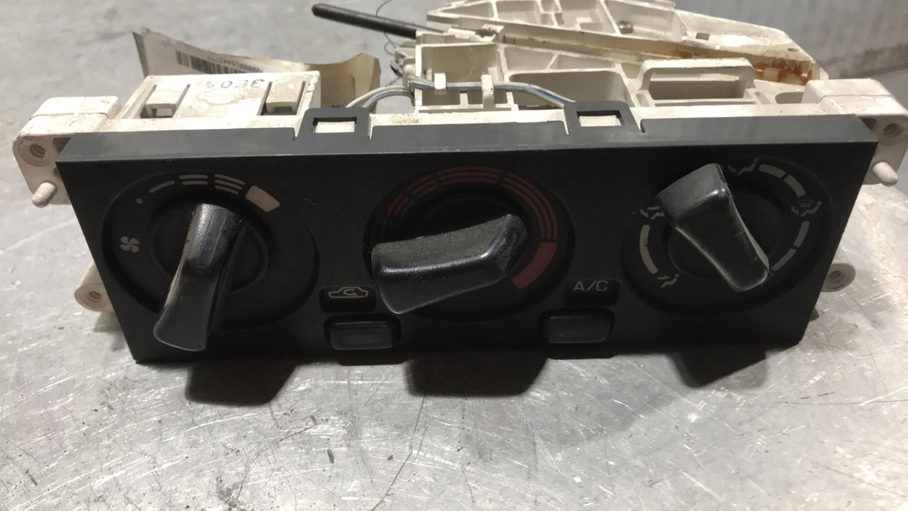 Commande chauffage NISSAN ALMERA 1 PHASE 2 Essence - 1
