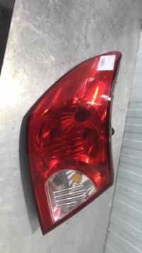 Fanale posteriore principale sinistro (luci)