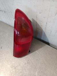 Fanale posteriore principale sinistro (luci)