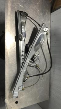 Leve vitre electrique avant droit