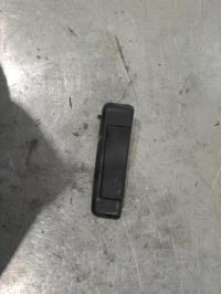 Poignee porte avant gauche