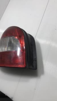 Fanale posteriore principale sinistro (luci)