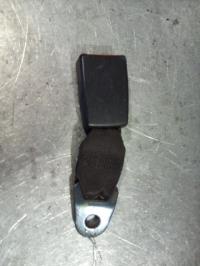 Attache ceinture arriere centrale