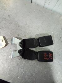 Attache ceinture arriere droit
