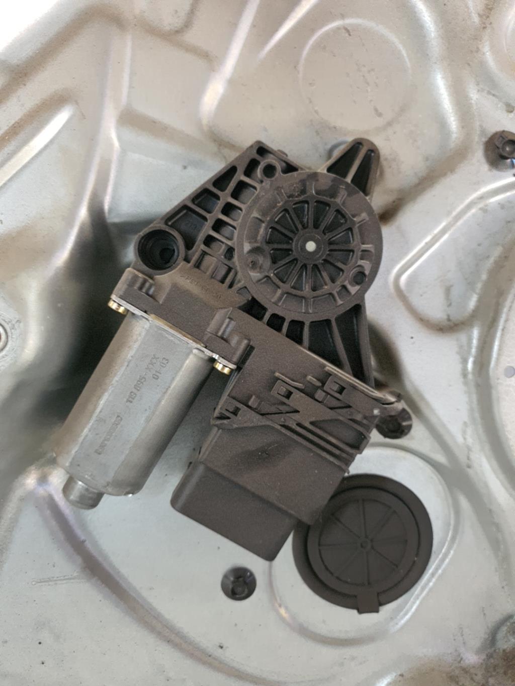 Alzacristalli elettrico posteriore destro VOLKSWAGEN PASSAT 4 PHASE 2 Diésel - 1
