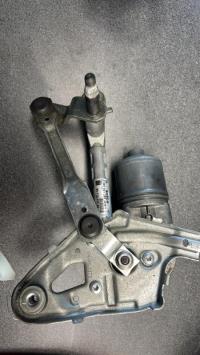 Moteur essuie glace avant droit