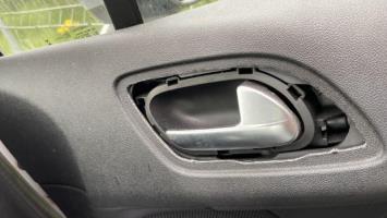 Poignee interieur avant droit