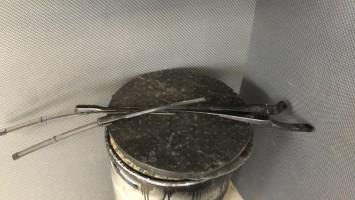 Bras essuie glace avant