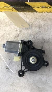 Moteur leve vitre avant gauche