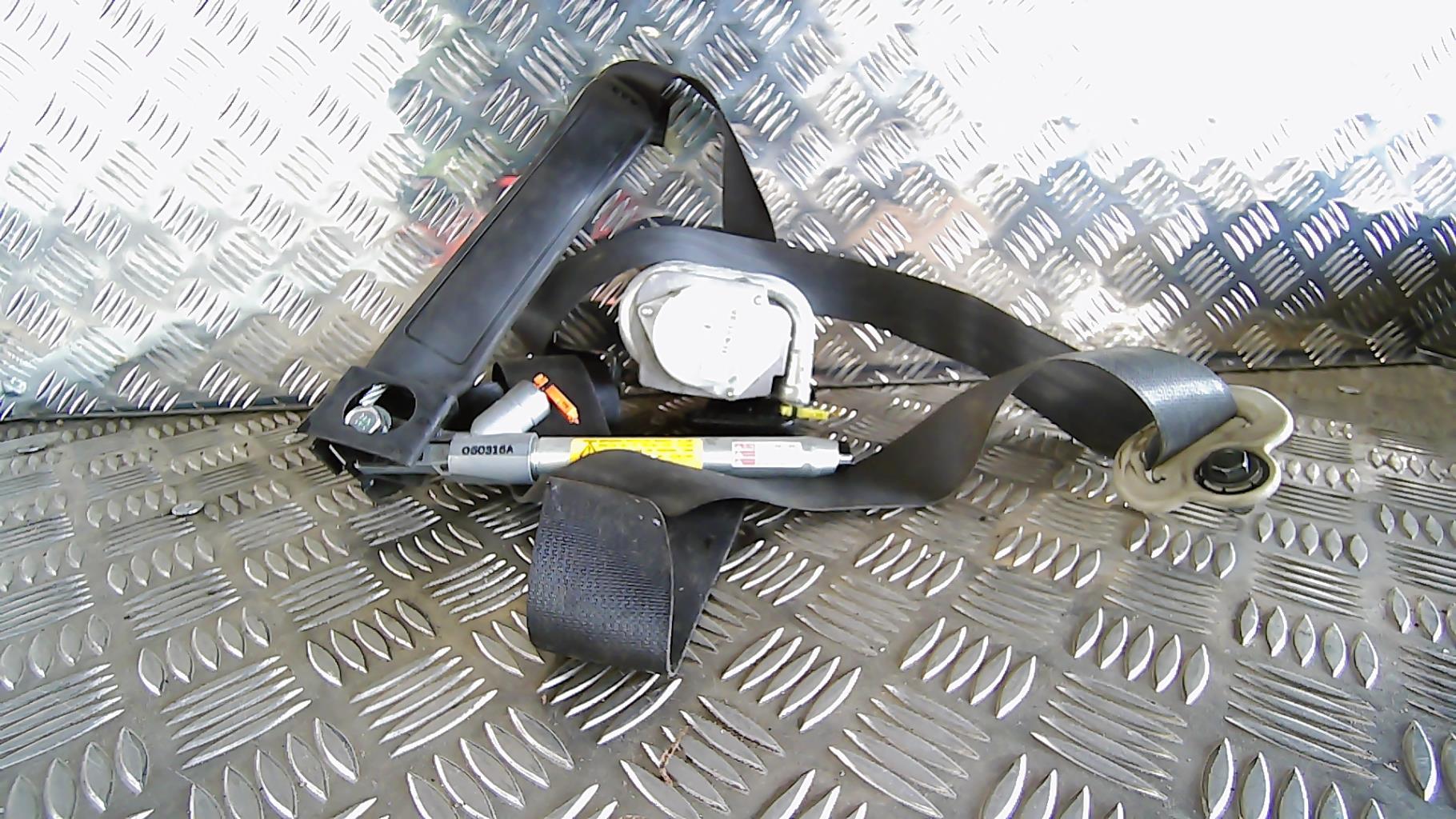 Ceinture avant gauche