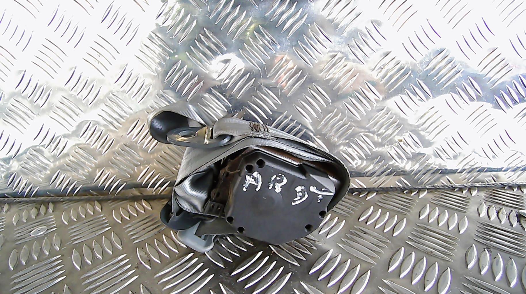Ceinture arriere droit