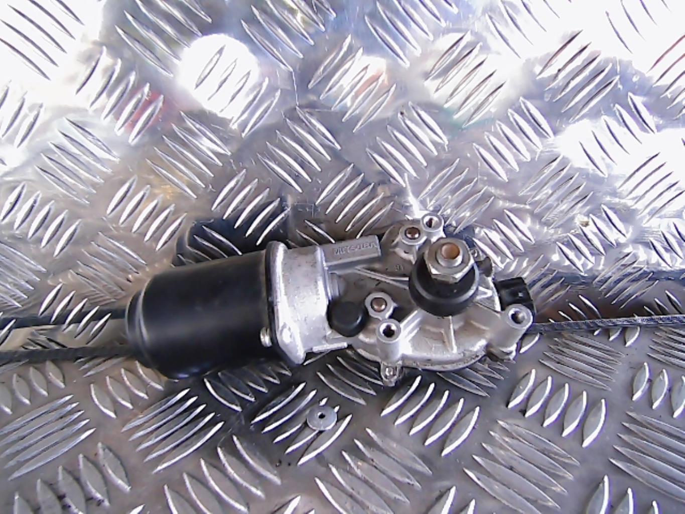 Moteur essuie glace avant