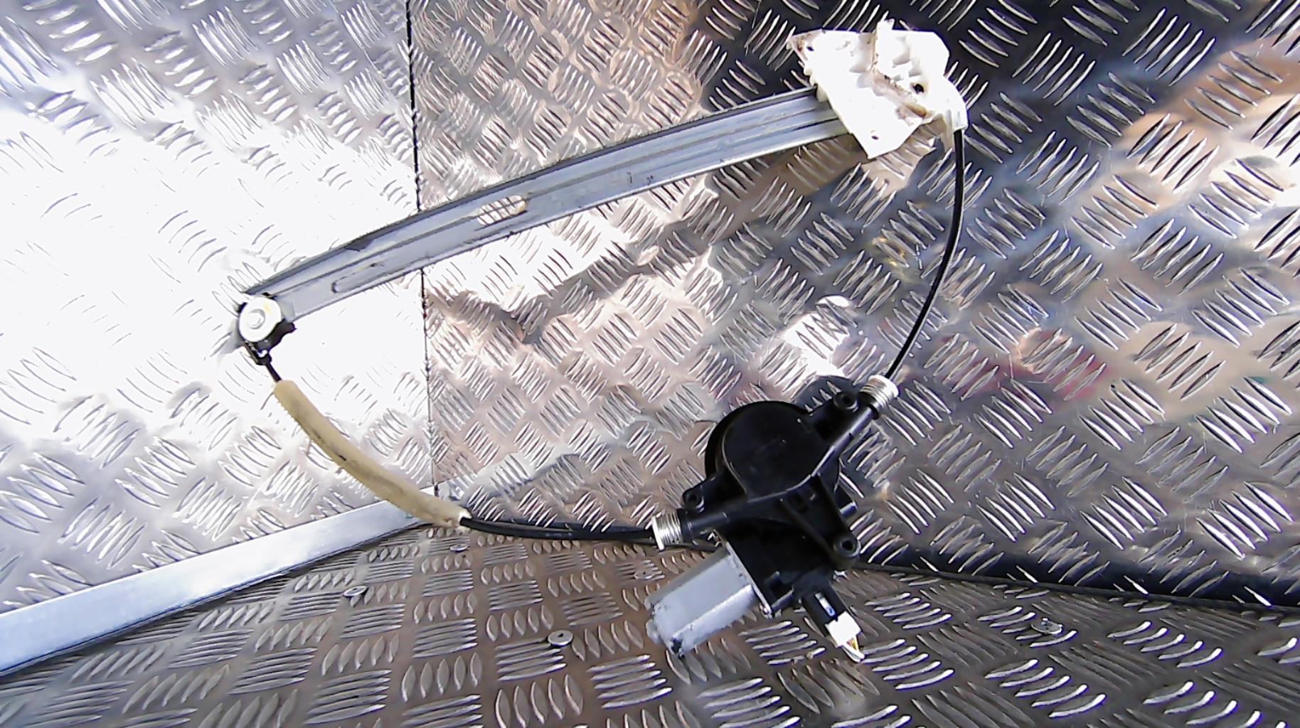 Leve vitre electrique avant gauche