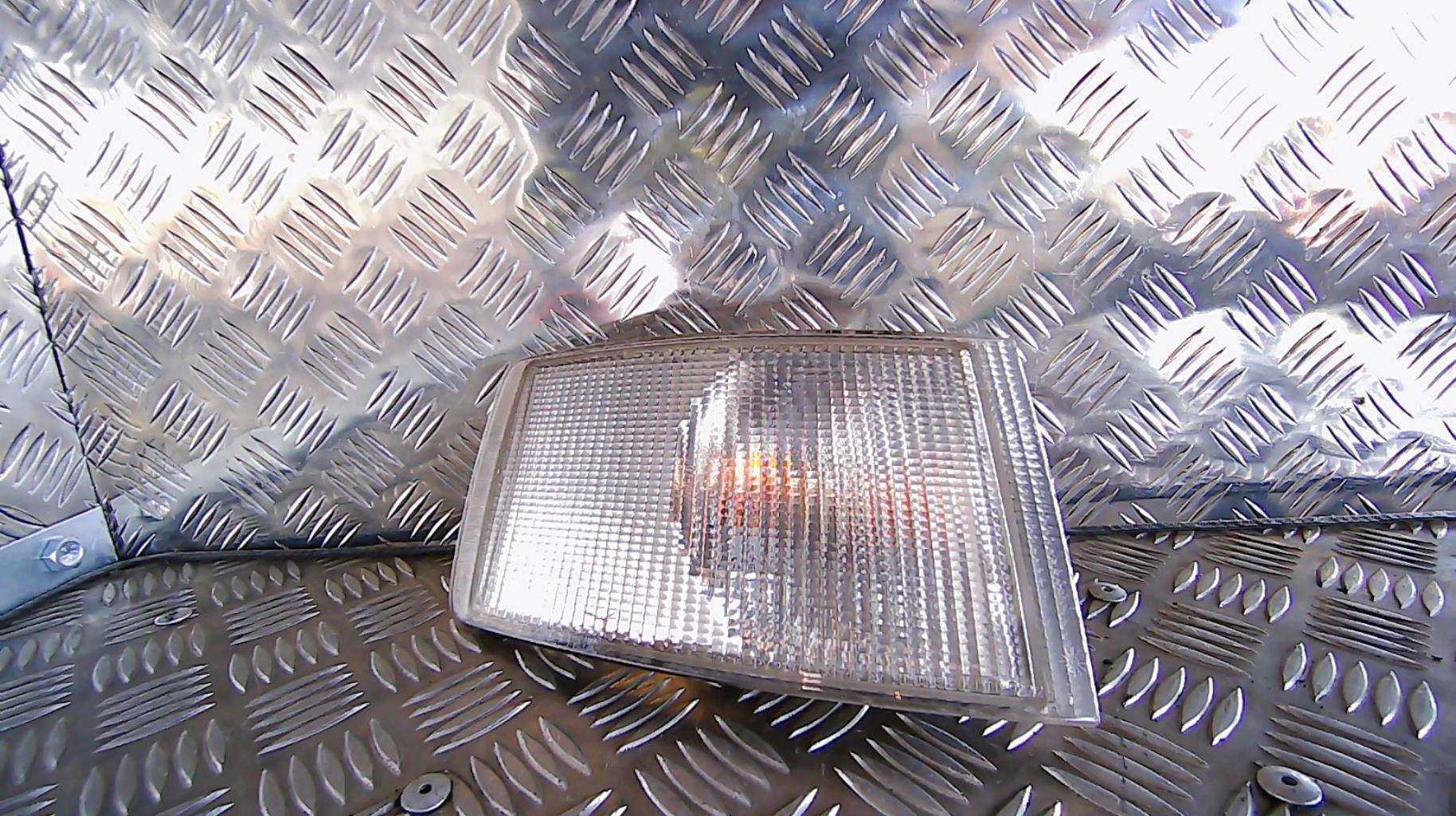 Optique avant secondaire gauche (feux)(clignotant)