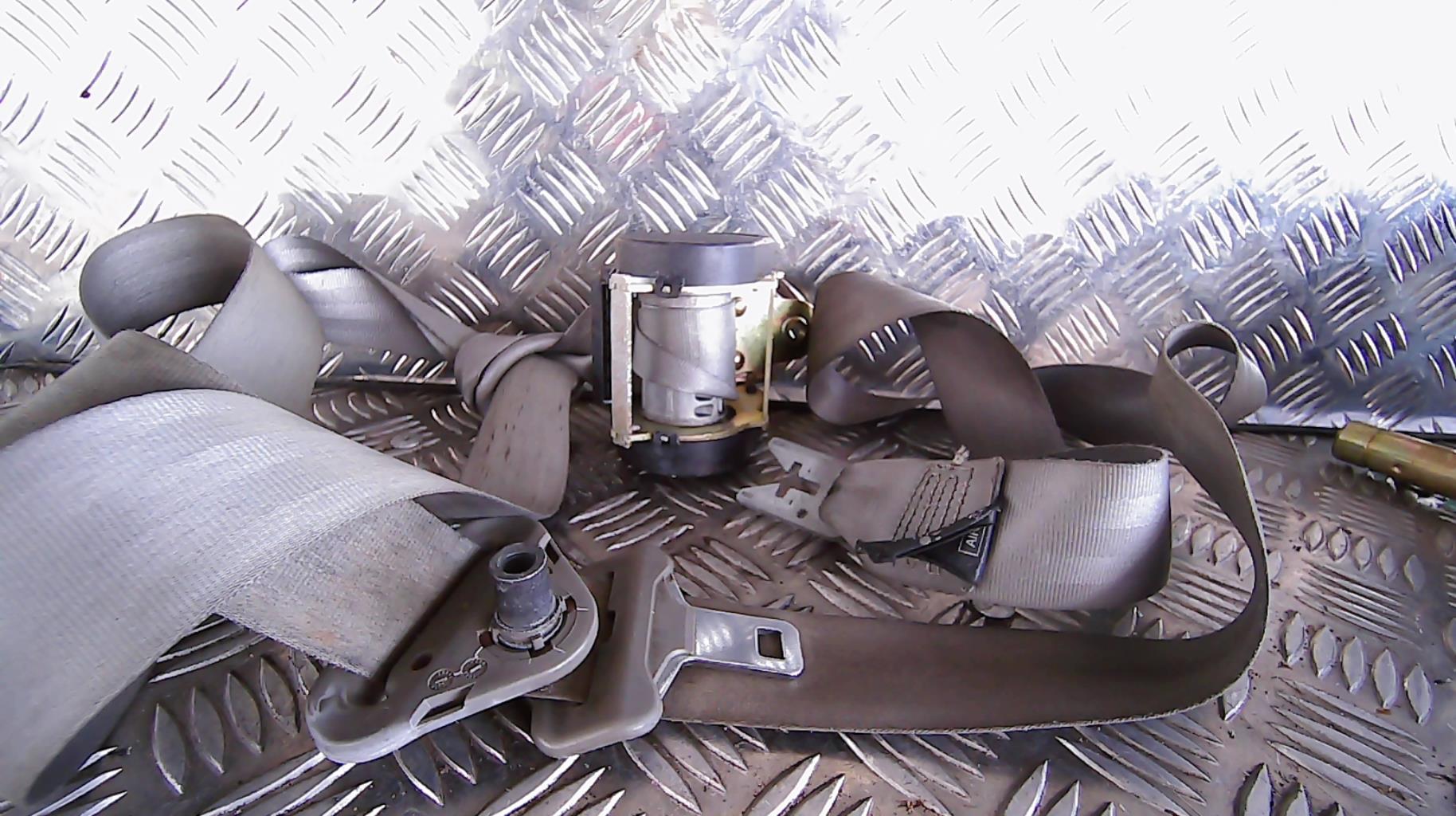 Ceinture avant gauche