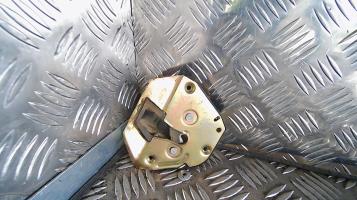 Serrure de porte laterale droite