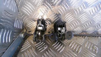 Serrure de porte de coffre droite
