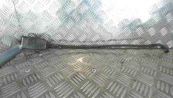 Attache ceinture avant gauche