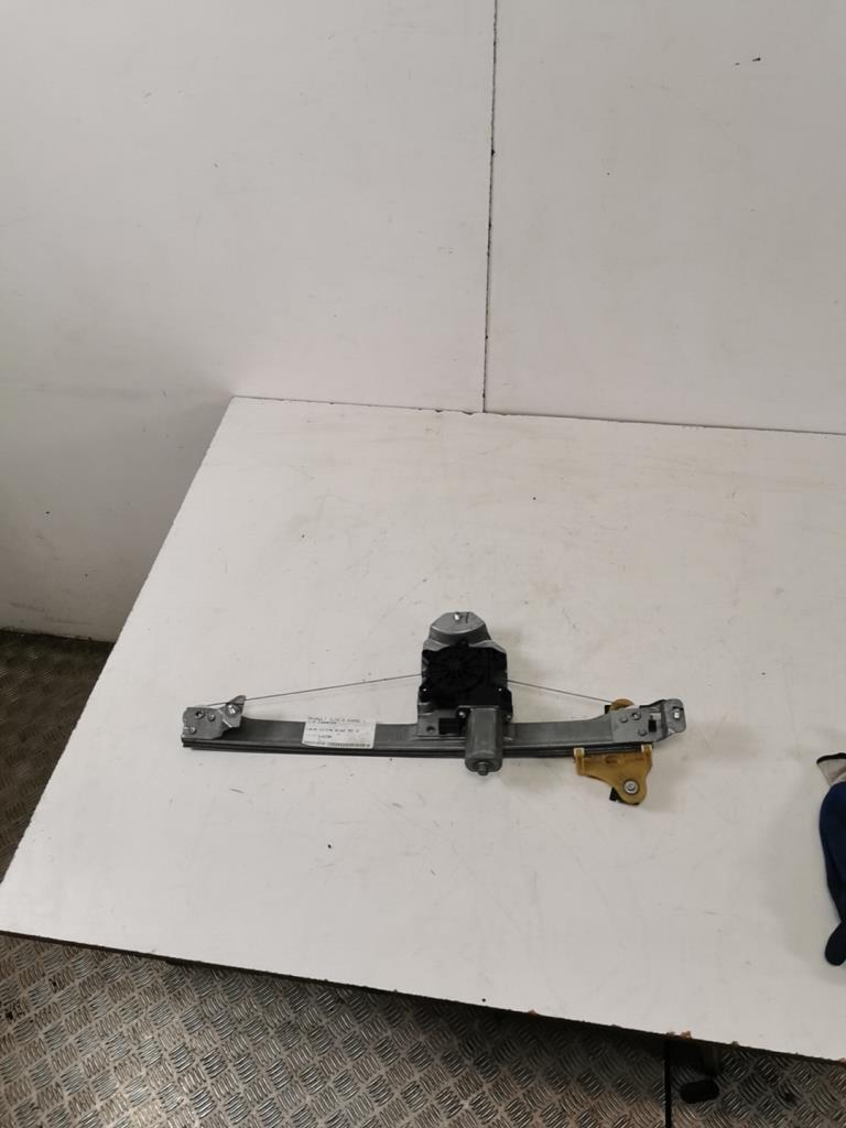 Leve vitre electrique avant droit