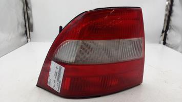 Fanale posteriore principale sinistro (luci)