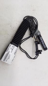 Attache ceinture avant droit