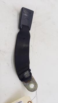 Attache ceinture arriere droit