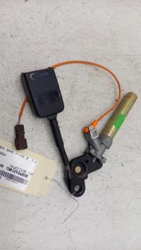 Attache ceinture avant droit