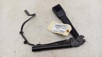 Attache ceinture avant droit