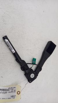 Attache ceinture avant droit