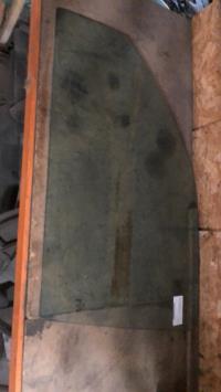 Vitre avant gauche