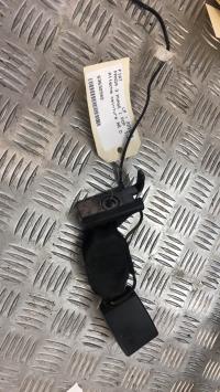 Attache ceinture arriere droit