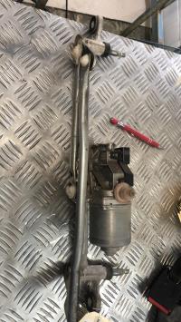 Moteur essuie glace avant