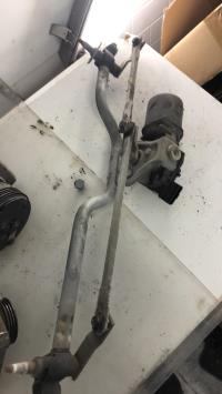 Moteur essuie glace avant